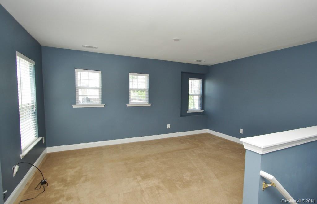 Hamilton Lakes - Residential