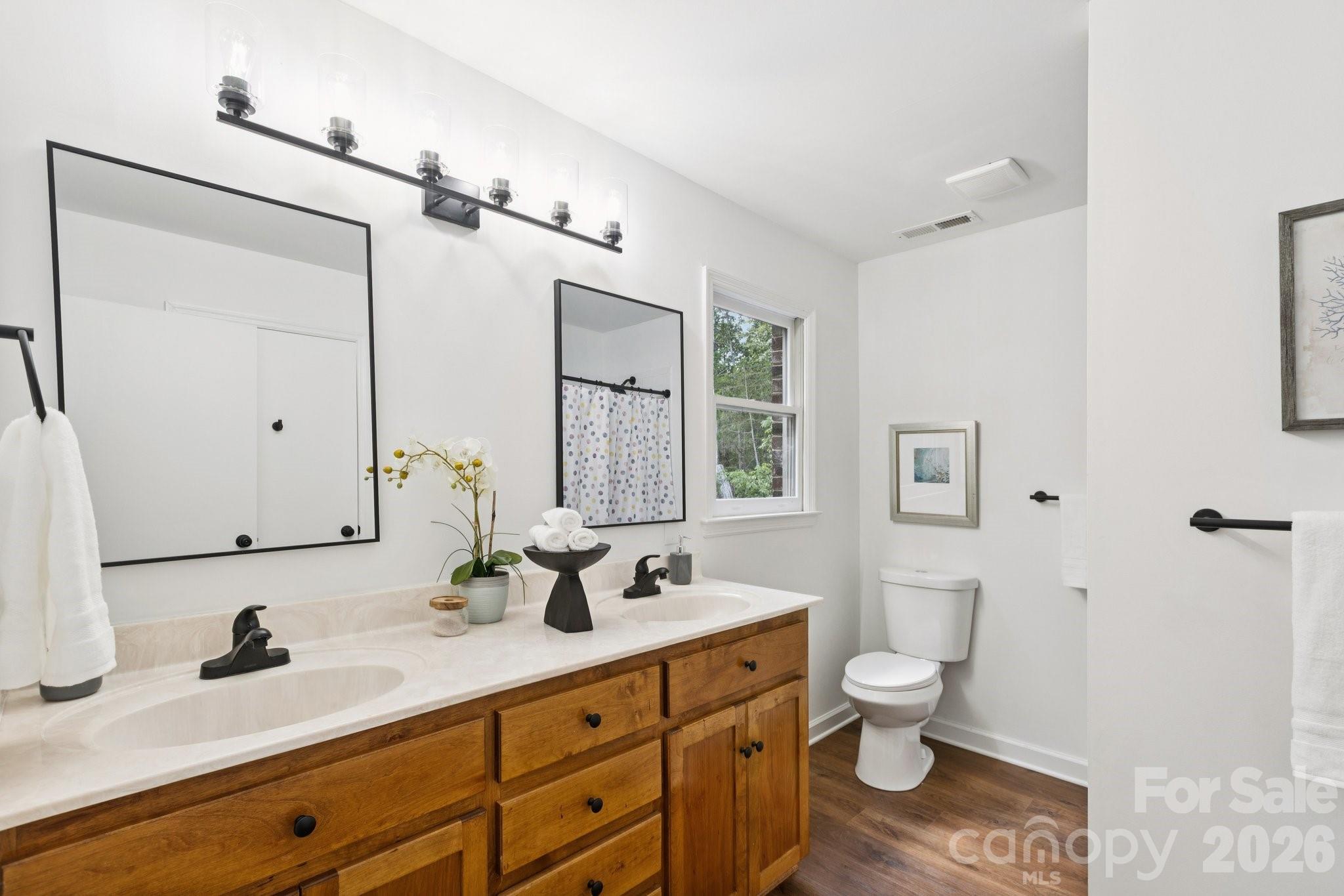 Huntington Oaks - Residential