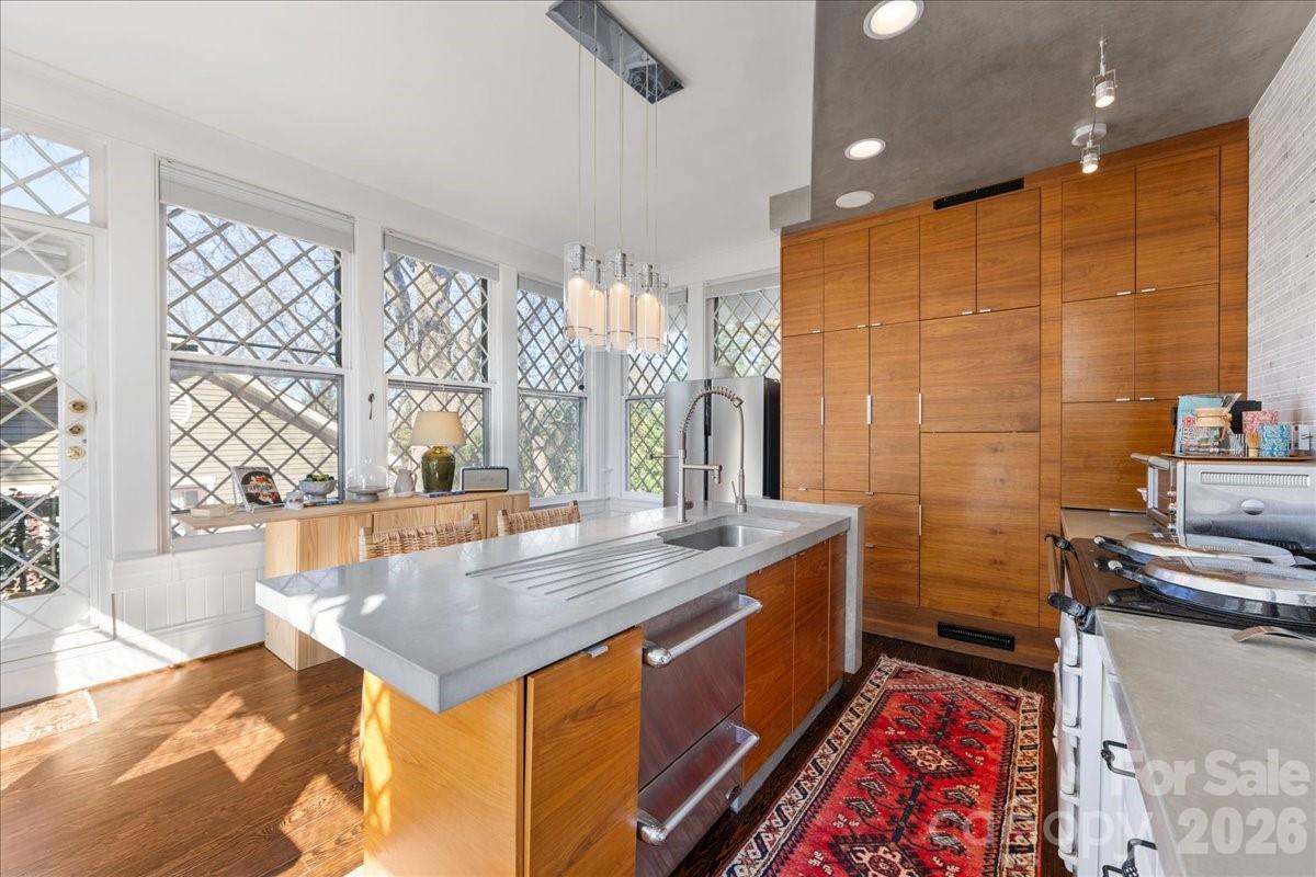 Elizabeth - Residential