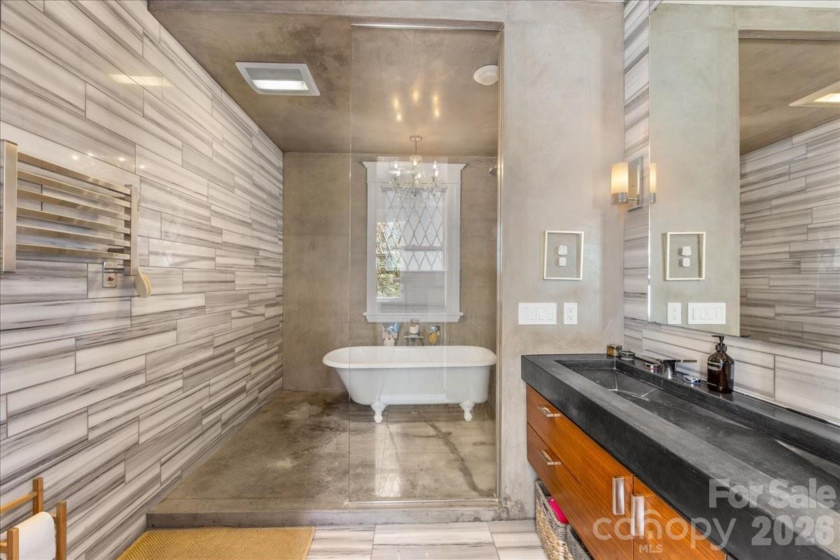 Elizabeth - Residential