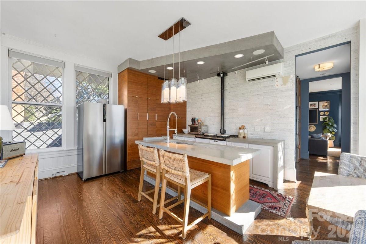 Elizabeth - Residential