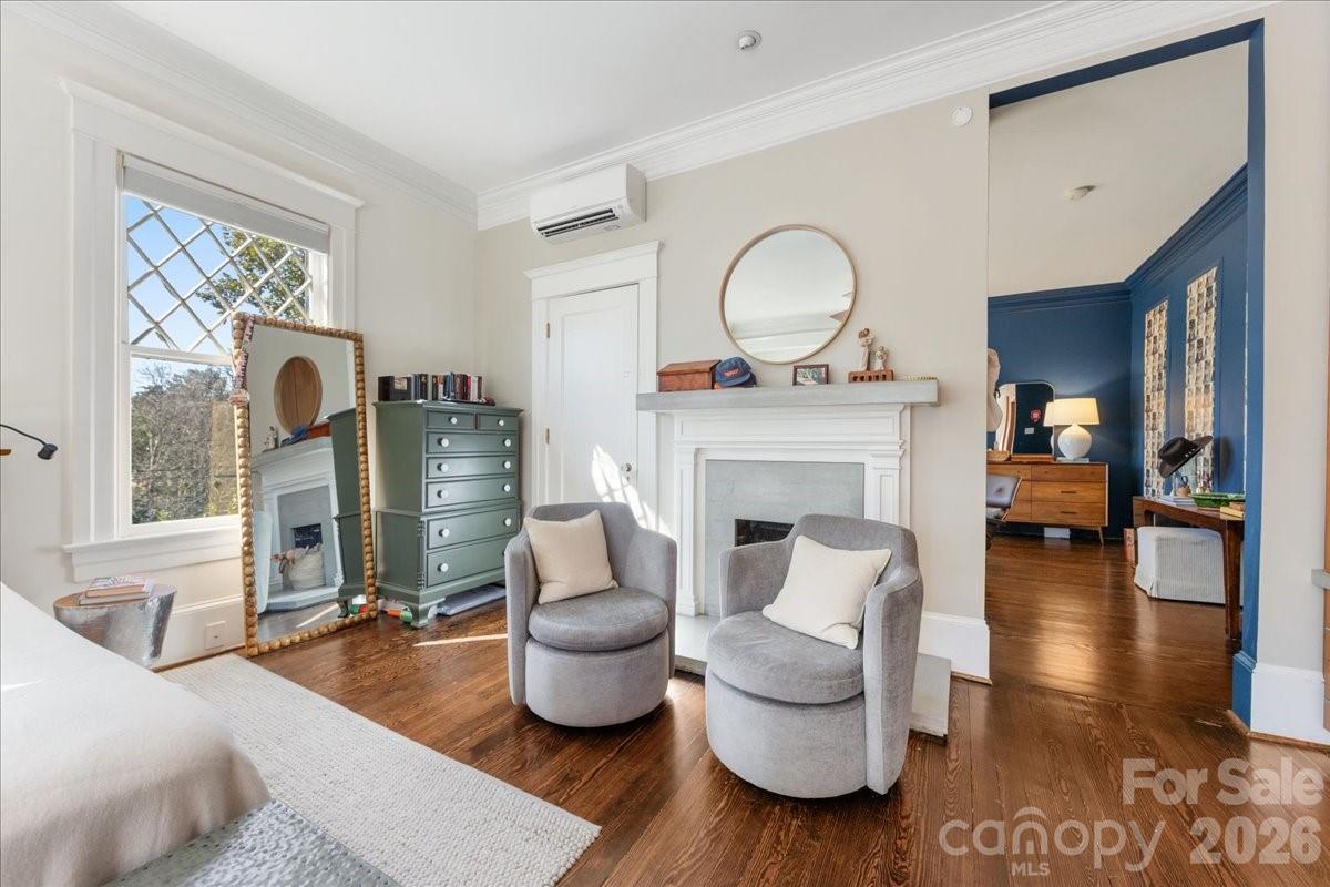 Elizabeth - Residential