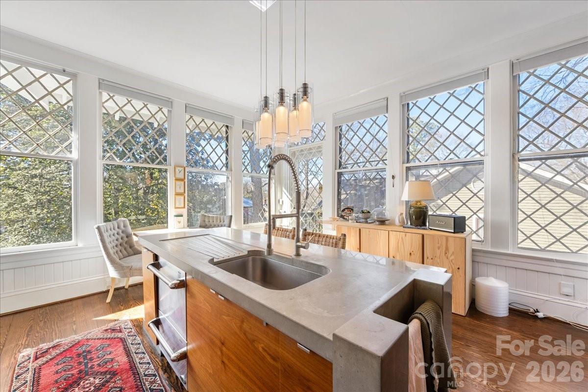 Elizabeth - Residential