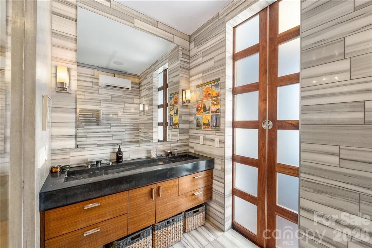 Elizabeth - Residential