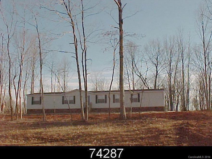 Plenty of room to grow! 2000 model home in great condition! Large lot for the kids. 3 bedrooms 2 full baths,
Don't miss this outstanding home!