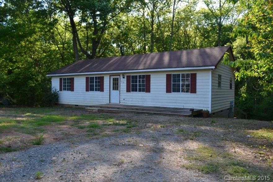 Great Fixer upper, selling AS IS , four bedrooms, good project, home with tons of potential! Nice location and great schools!