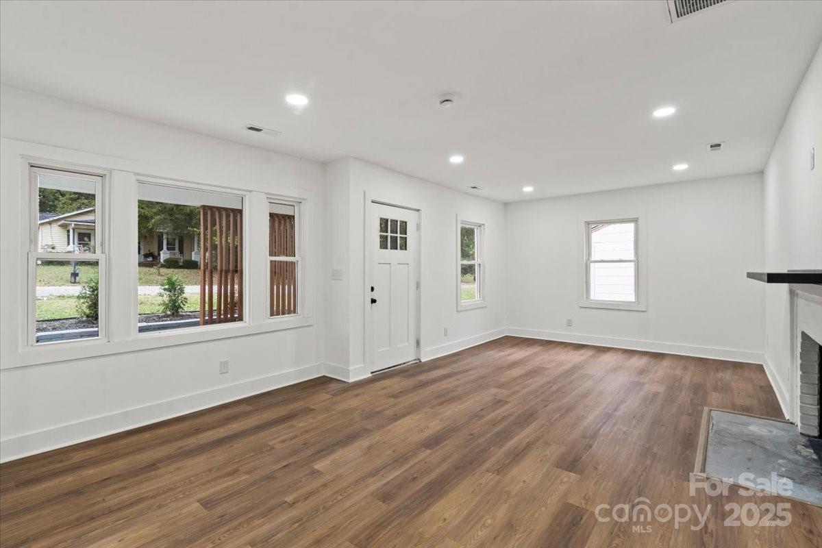 928 N Highland Street