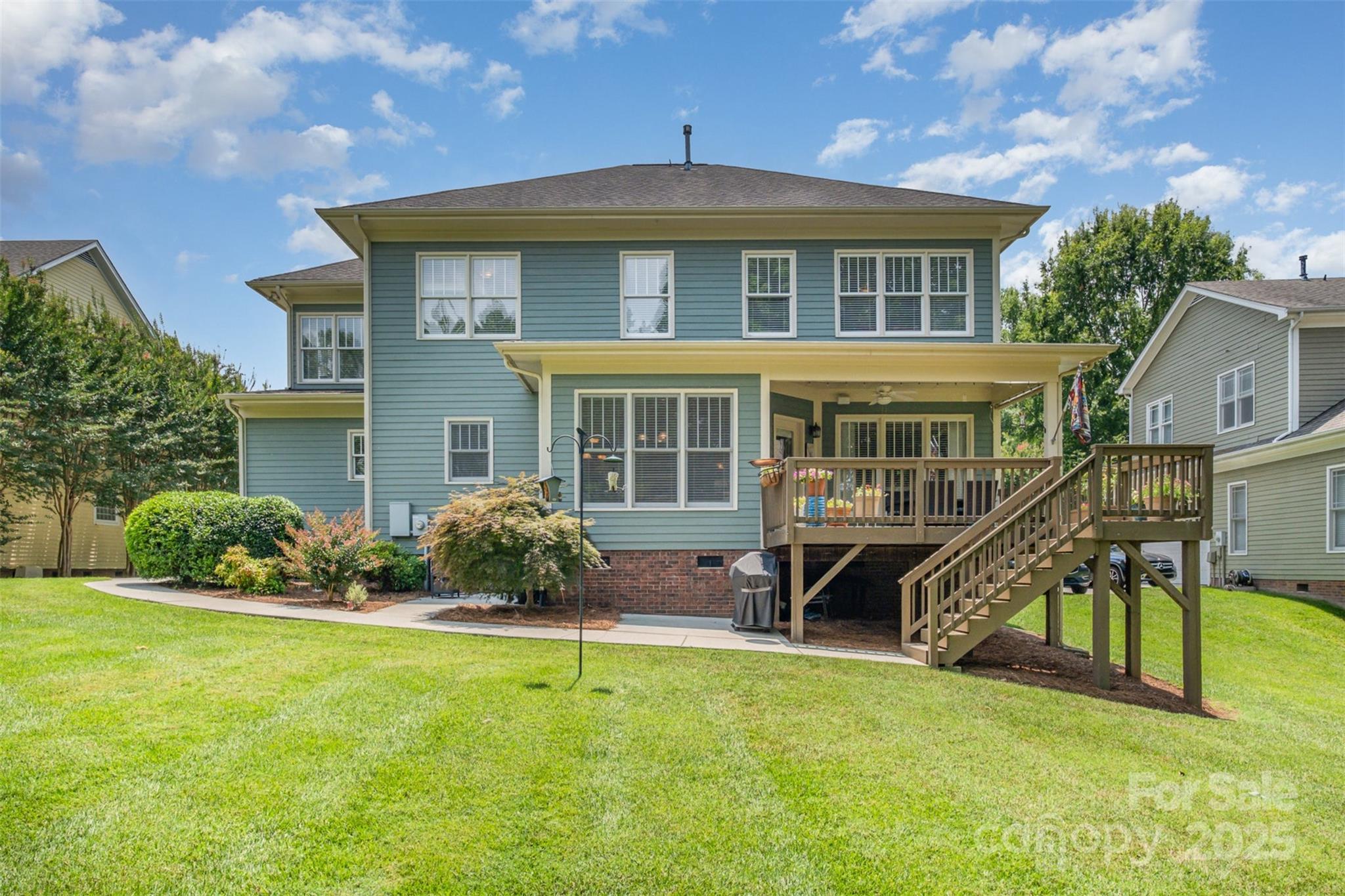 523 North Oak Drive