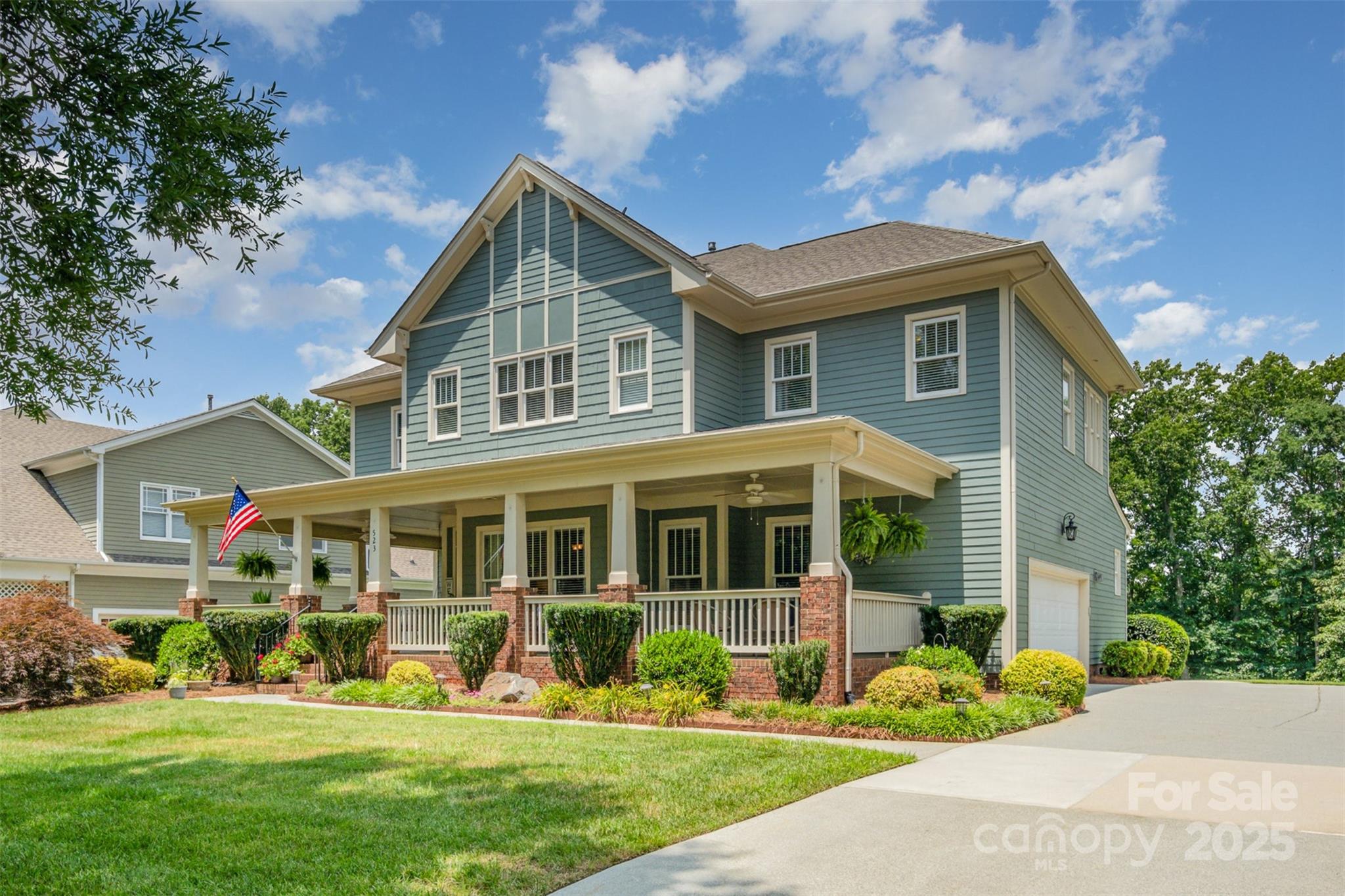 523 North Oak Drive