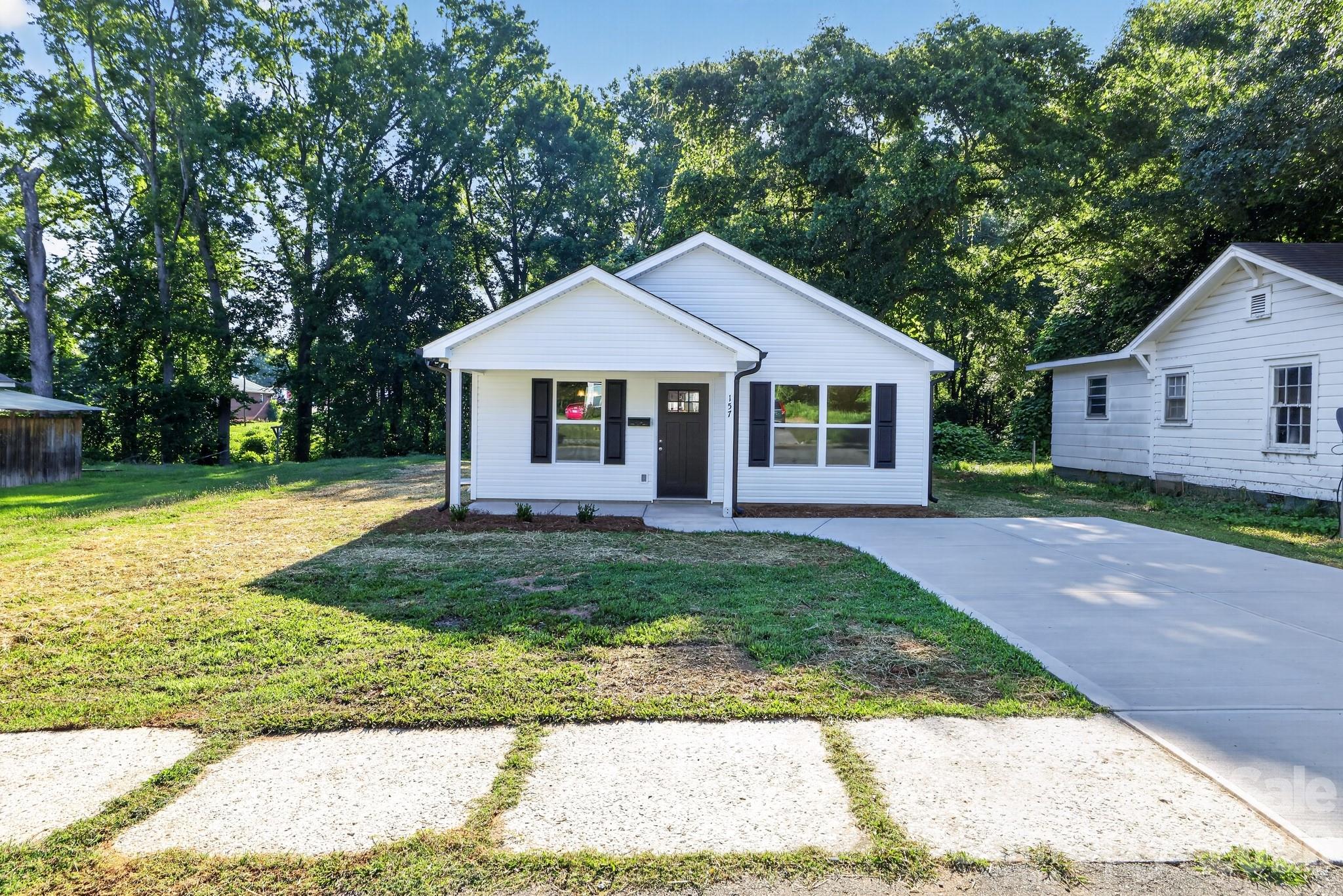 157 Third Street E