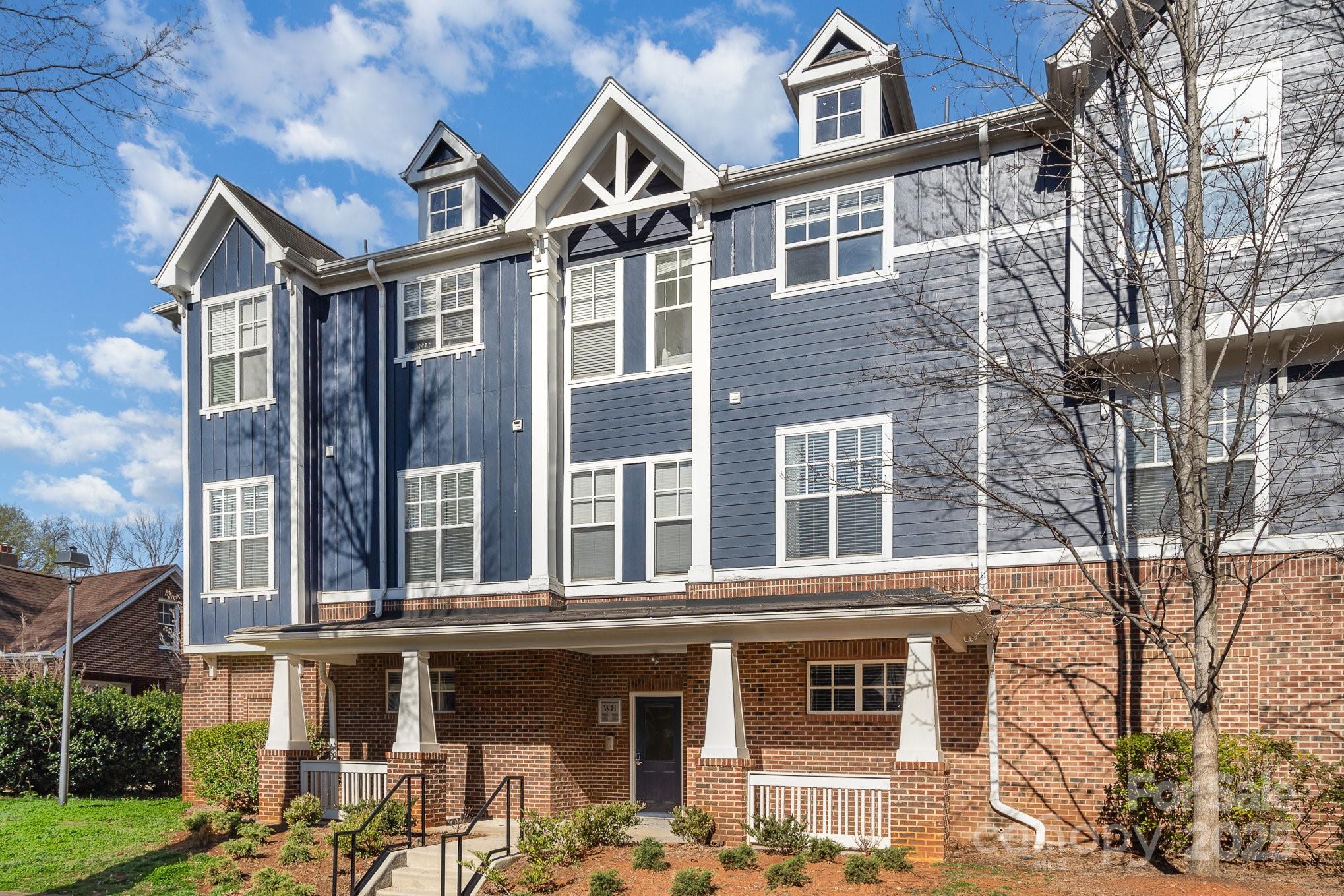 1525 Walnut View Drive