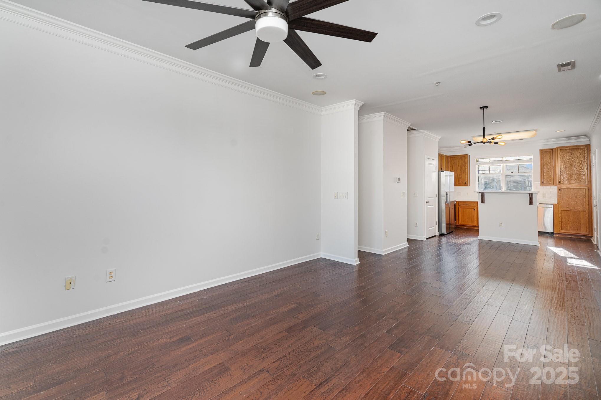 1525 Walnut View Drive