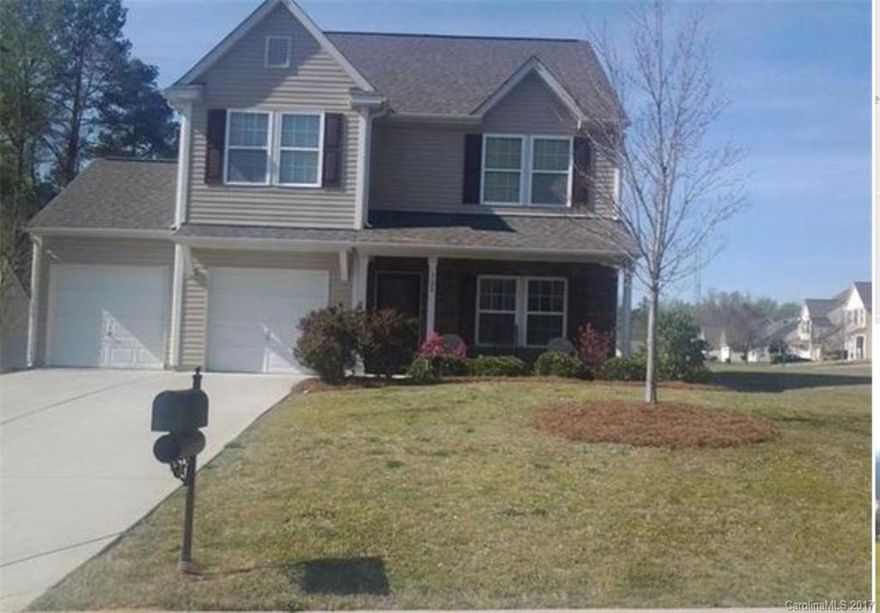 DO NOT MISS THIS ONE..Amazing property located in desirable Village Green; Corner lot, with oversized patio. Enjoy the luxury of County Taxes and 100% financing. Loft, backsplash, ceiling fans, clean, MOVE IN READY! Plenty of room to roam, schedule your appointment today!!