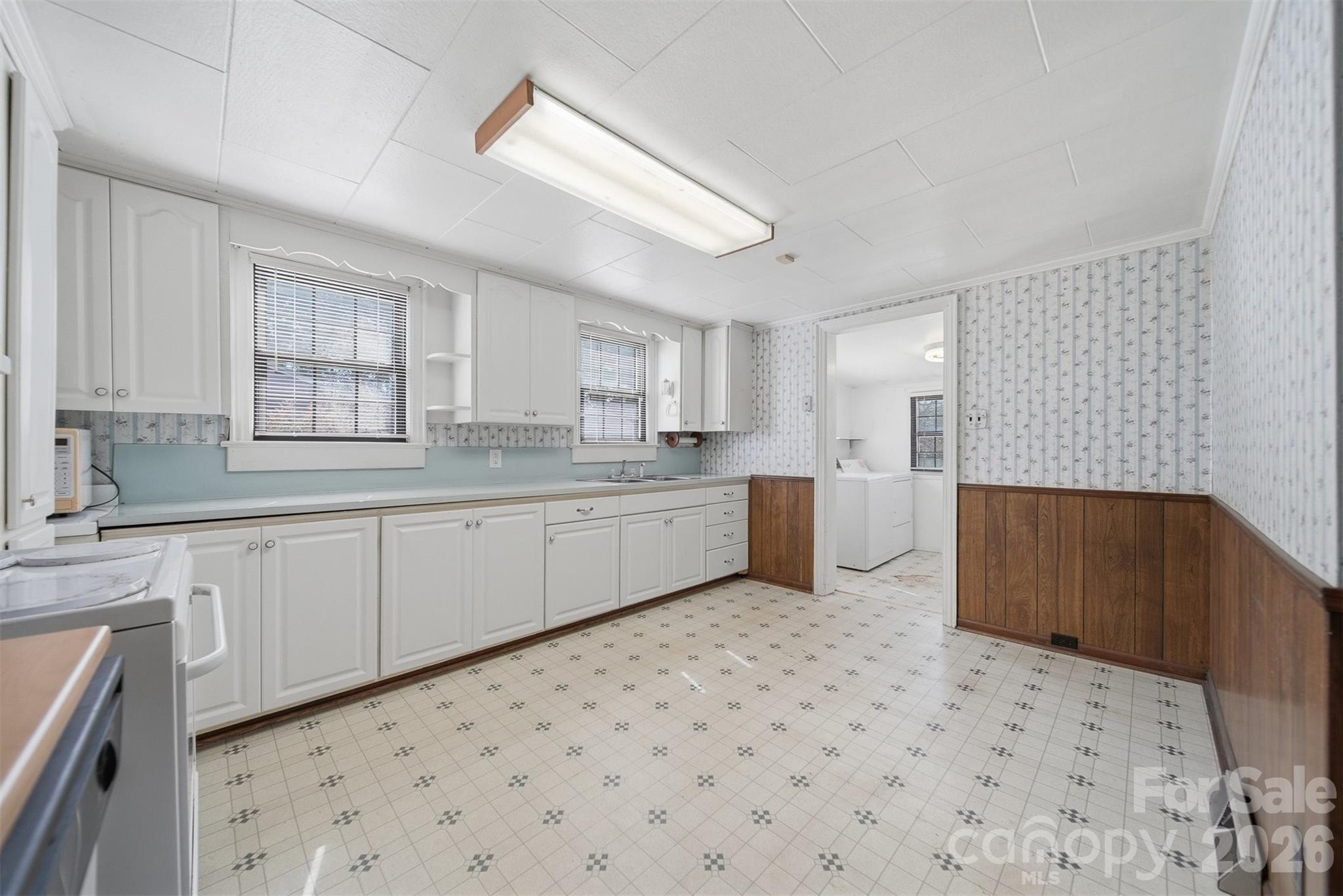 2421 35th Street Court NE