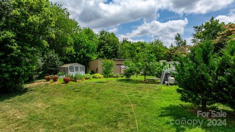 A home in Hiddenite