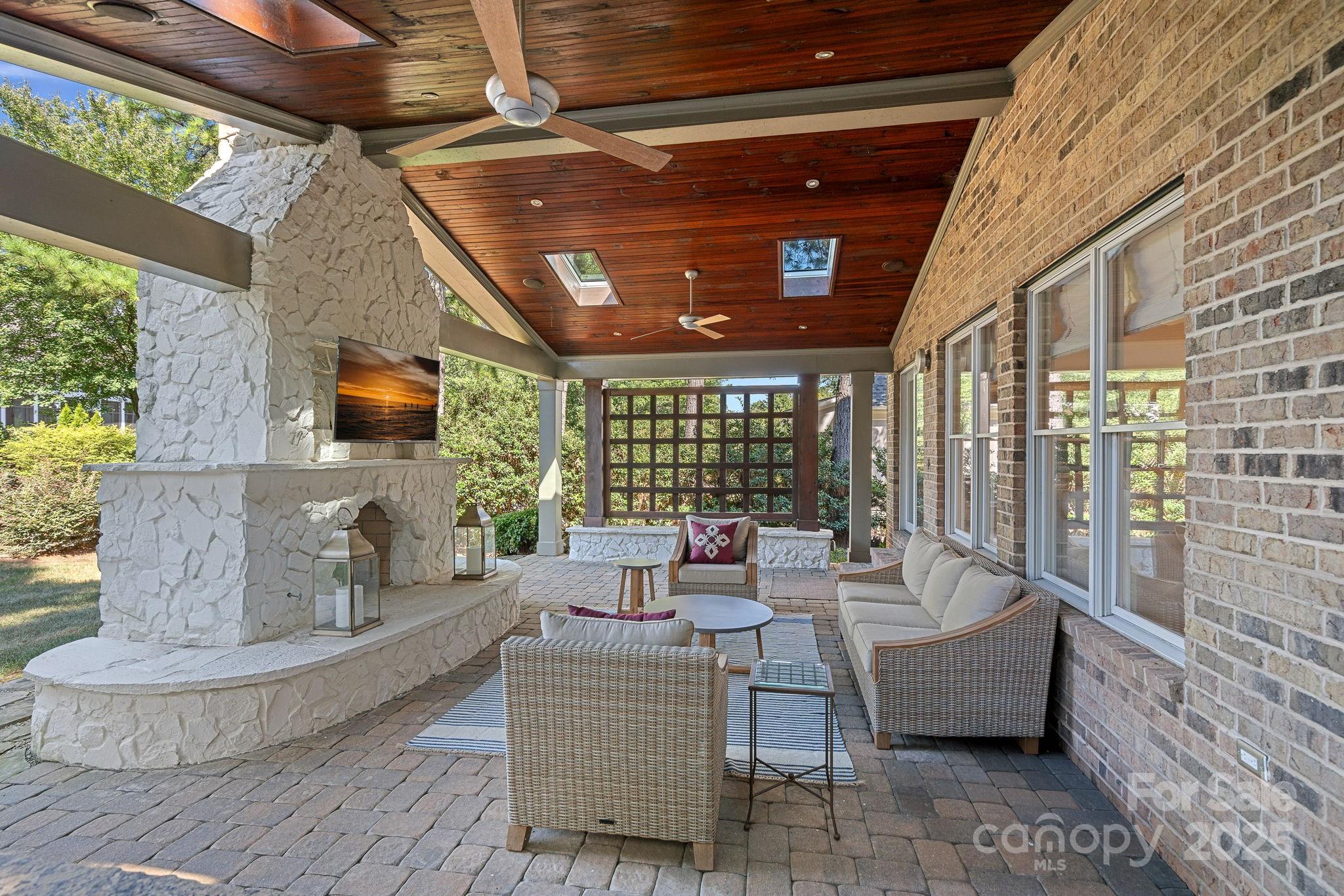 The Peninsula - Residential