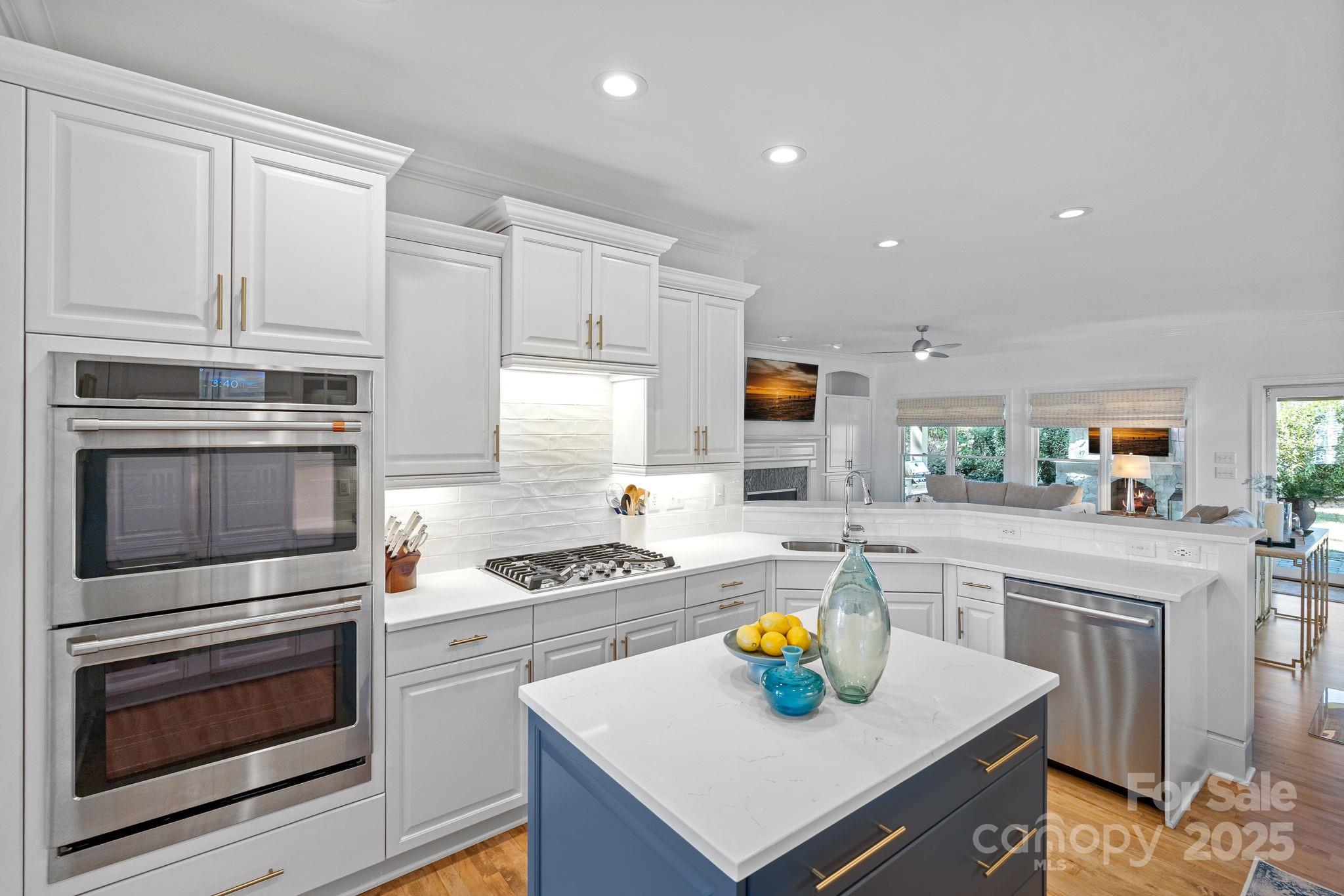 The Peninsula - Residential