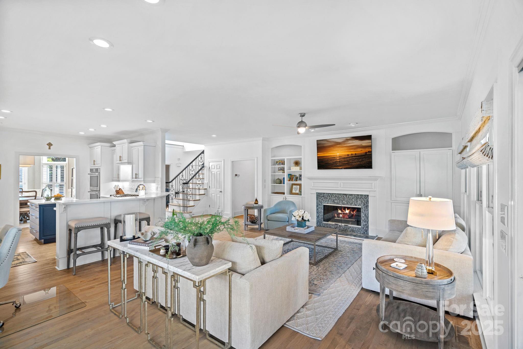 The Peninsula - Residential