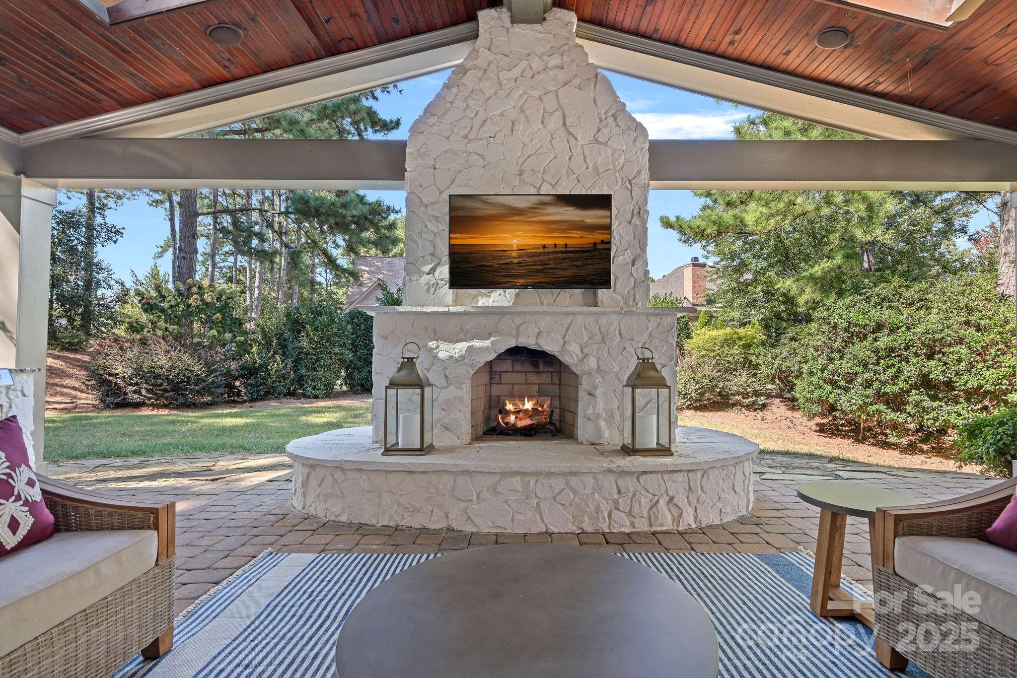 The Peninsula - Residential