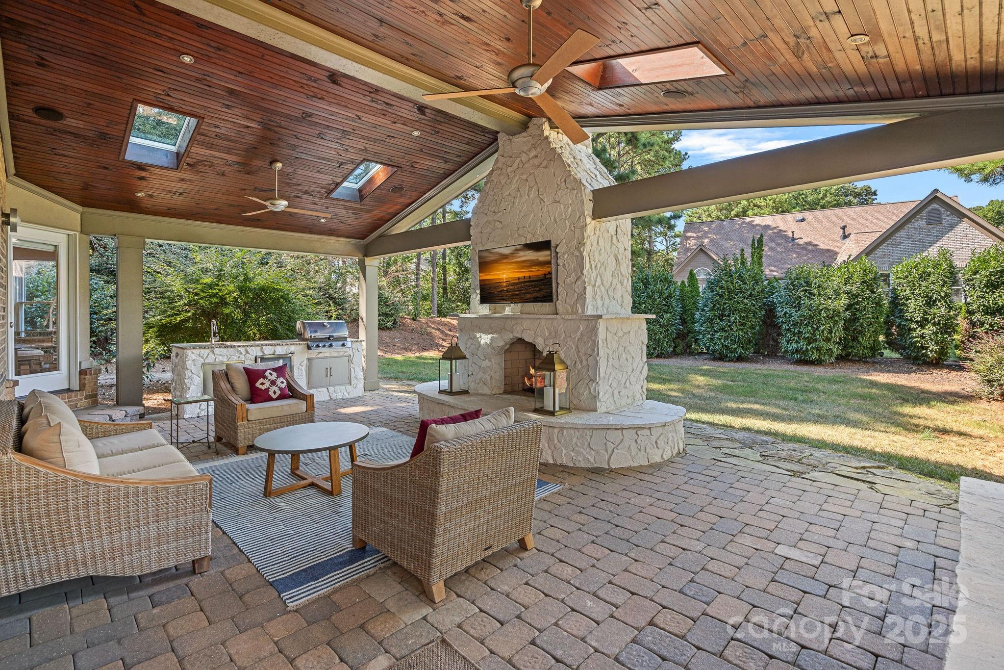 The Peninsula - Residential