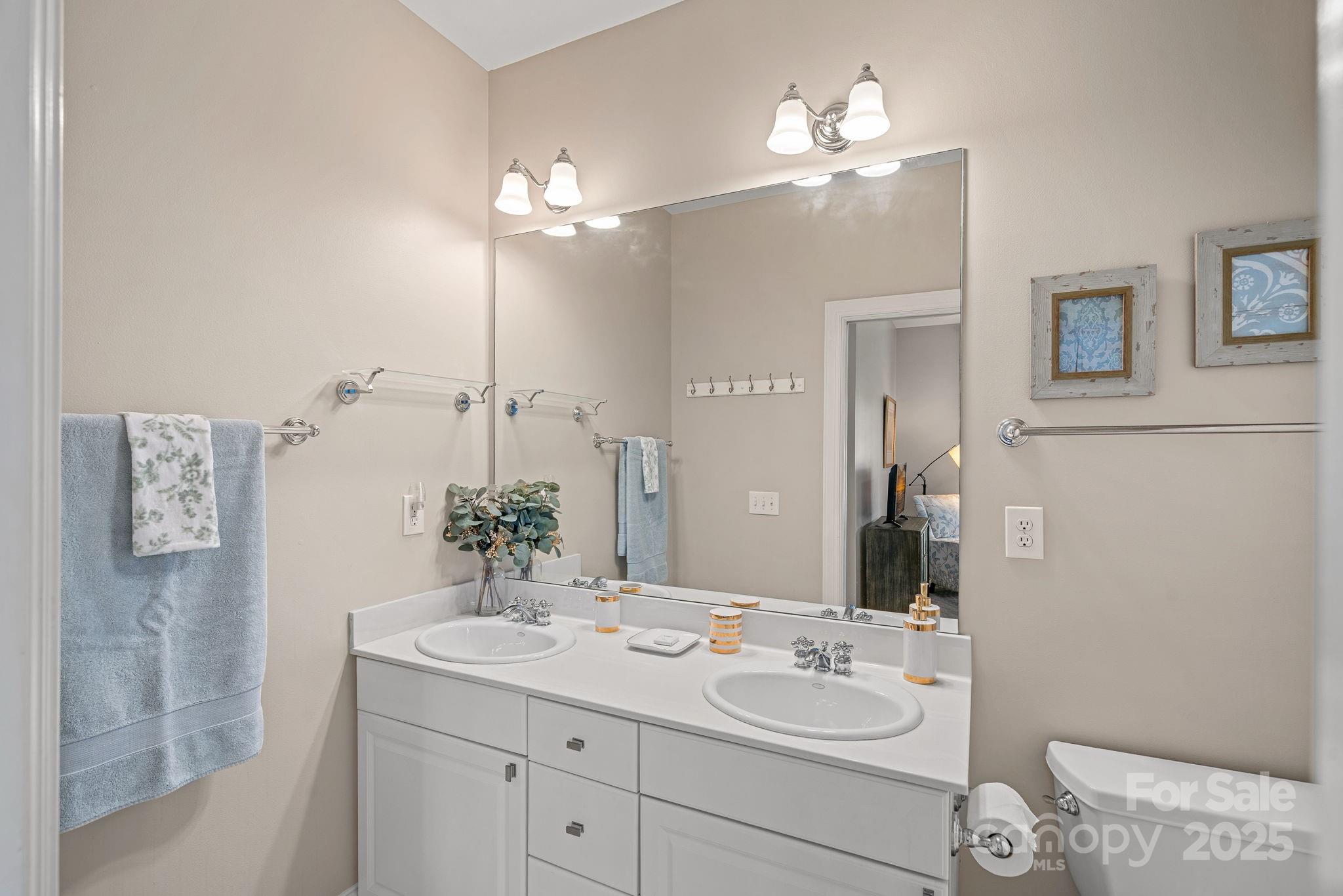 The Peninsula - Residential