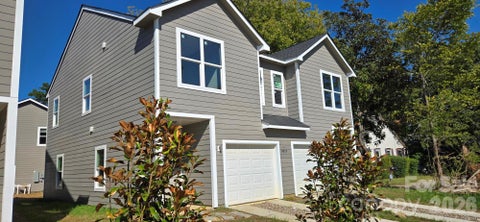 Photo of 3924 Tuckaseegee Road, Charlotte, NC 28208 (MLS # 4433383)