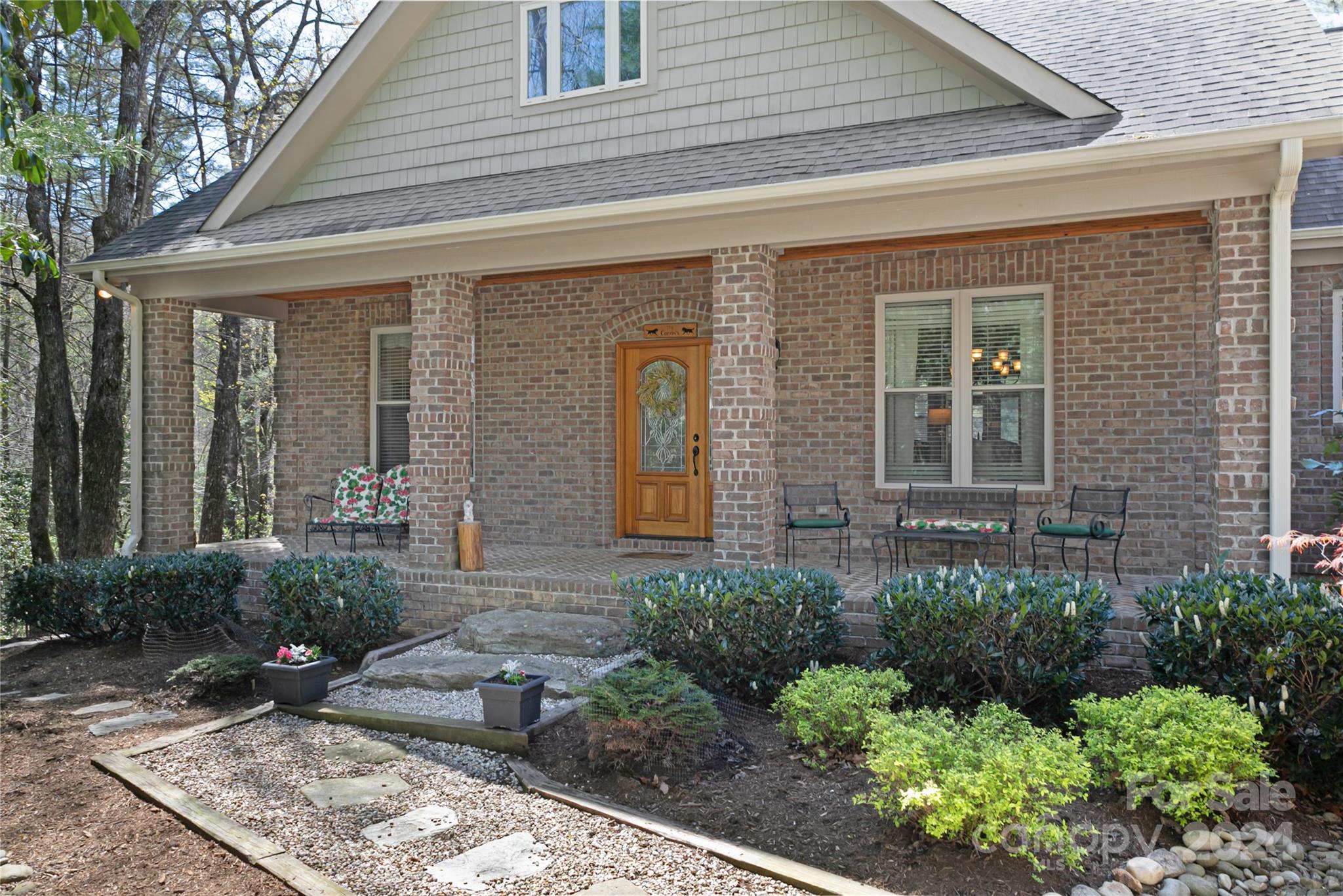 986 Salola Lane L32/U04