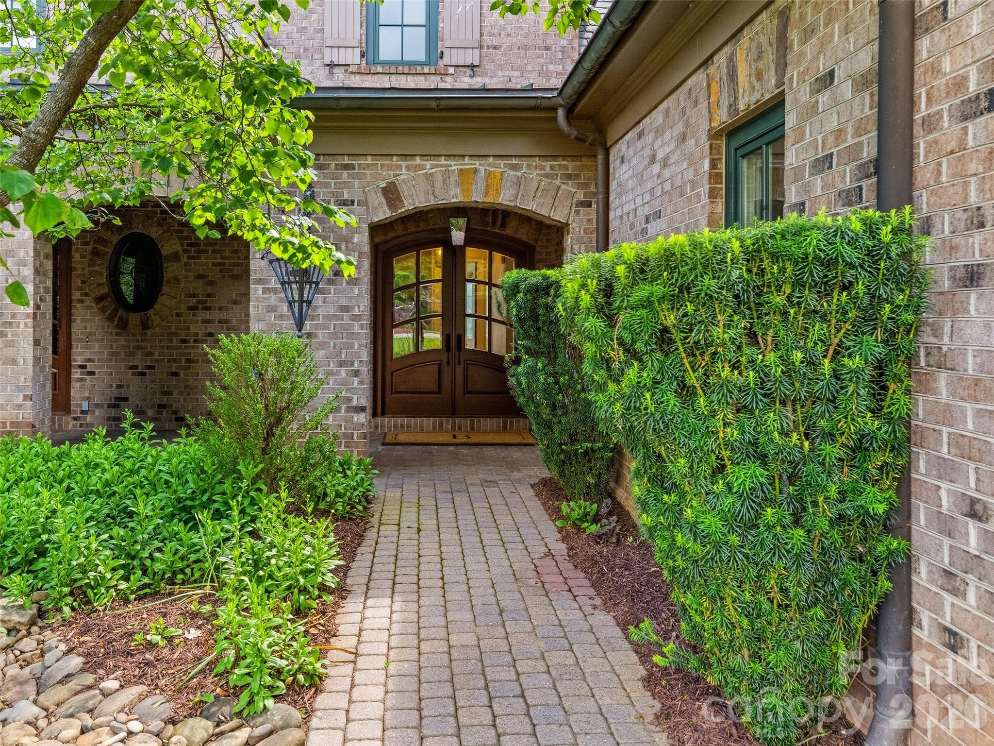 9 Linkside Court