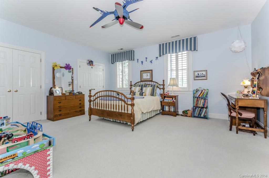 The Peninsula - Residential