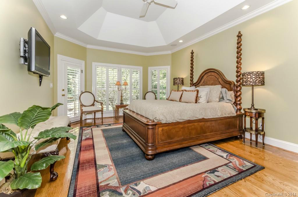 The Peninsula - Residential