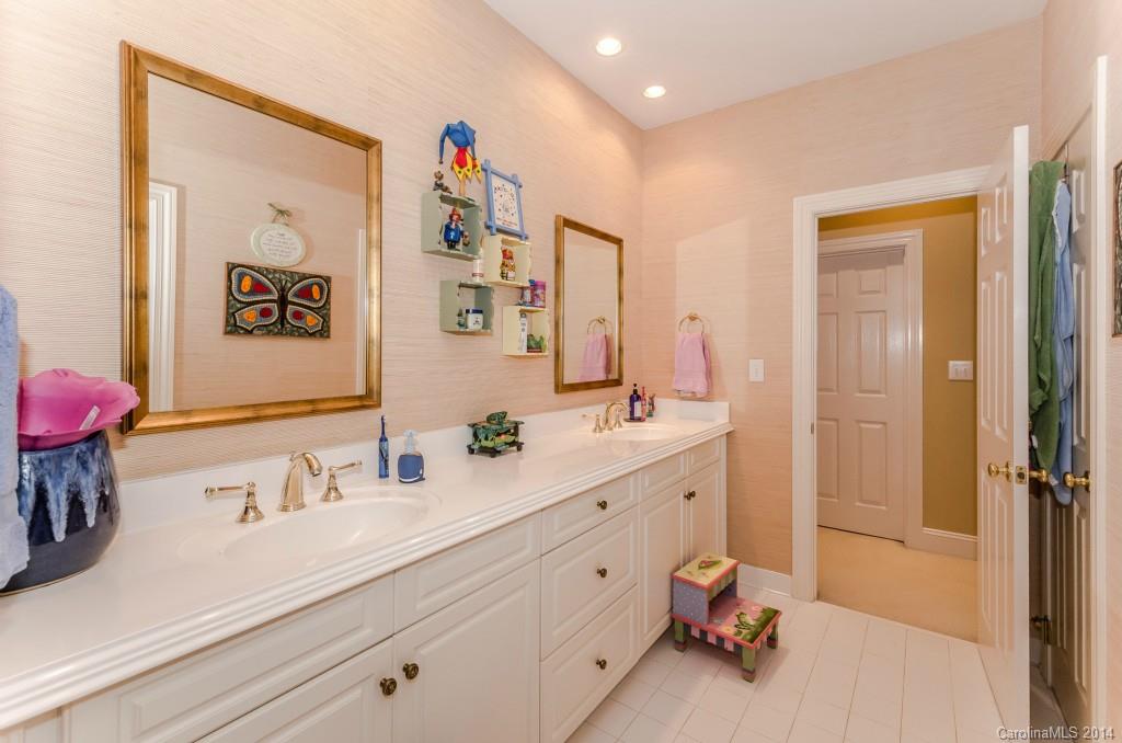 The Peninsula - Residential