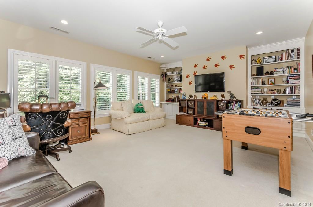 The Peninsula - Residential