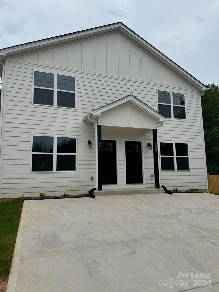 Brand new construction!!!  Pet friendly so bring your furry family members to this great property with fenced in back yard!!  This 3 BR 2.5 BA townhome duplex is absolutely beautiful.  Kitchen has custom built cabinets and granite countertops.  Open floorplan has a nice area for your dining room or can be used for living room space.  You also have a half bath downstairs for quests to use. Upstairs you will find 3 BRs and 2 full baths.  In the back yard is a privacy fence with a nice yard area.  Come take a look at these lovely units.  Pets are allowed!!!  MUST SEE TO APPRECIATE!!

******MOVE IN SPECIAL.  FIRST MONTH RENT HALF OFF******