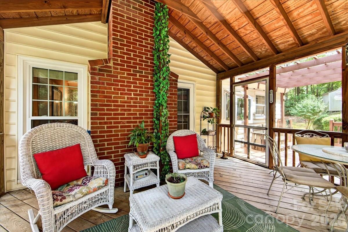 2703 Bremer Court