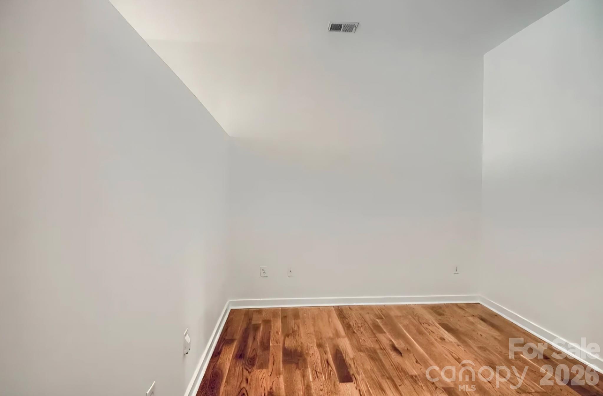 Court 6 - Residential