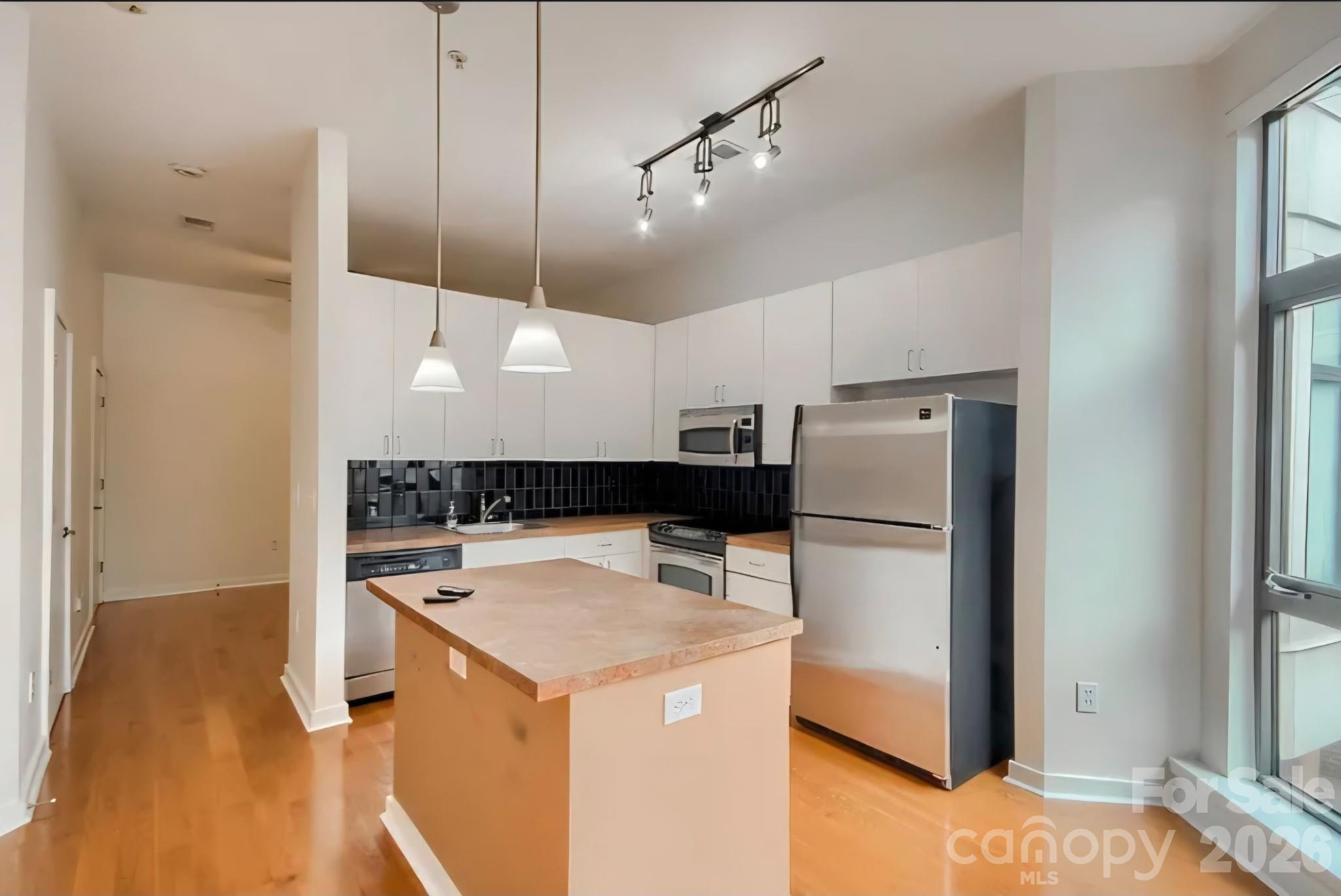 Court 6 - Residential