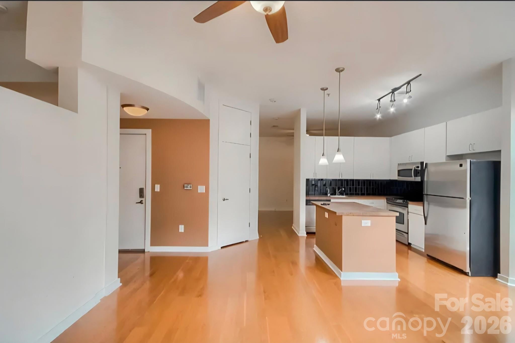 Court 6 - Residential