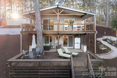 Photo of 512 Deerfield Road, Mount Gilead, NC 27306 (MLS # 4334320)