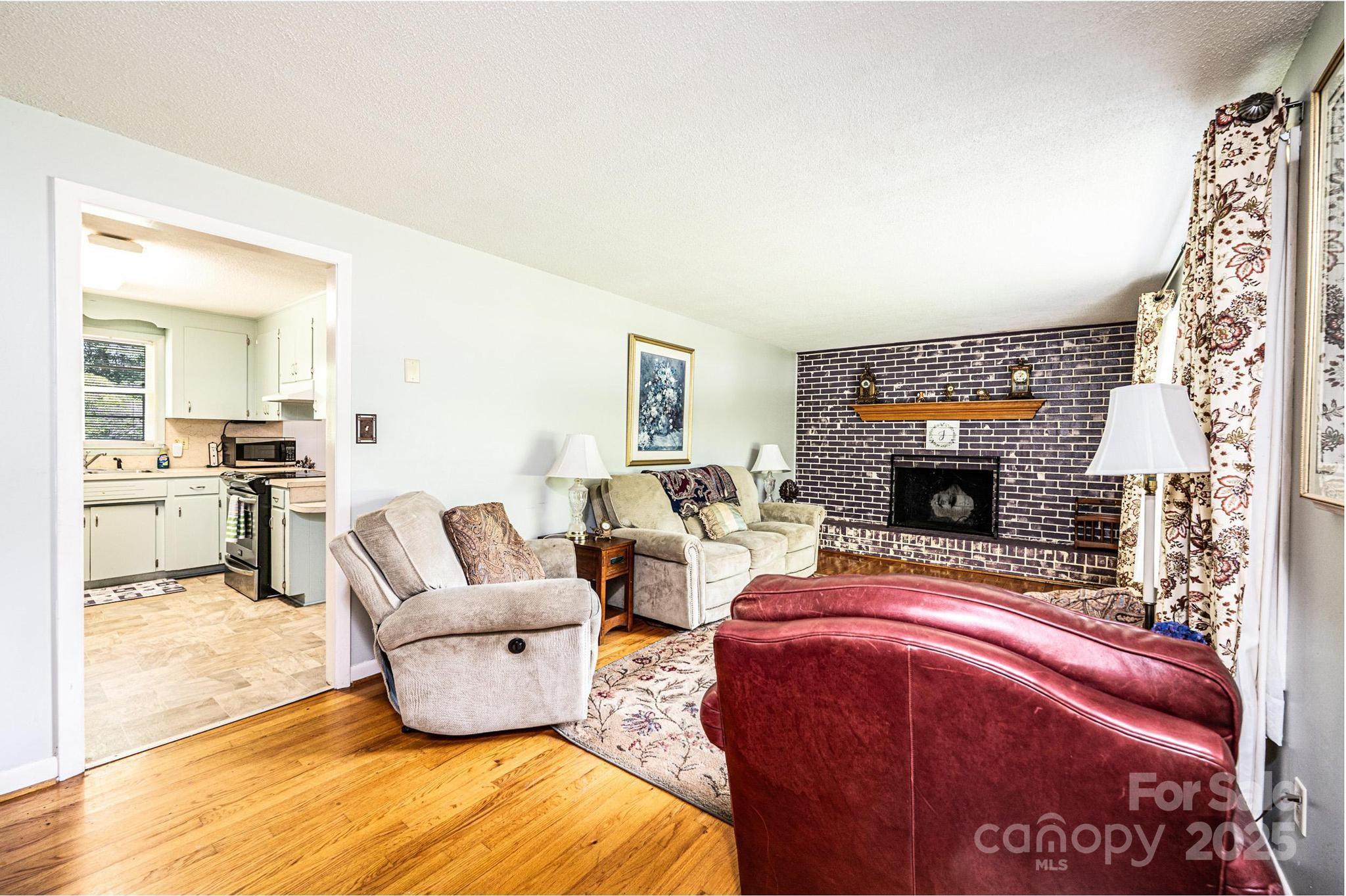 1008 2nd Street SE