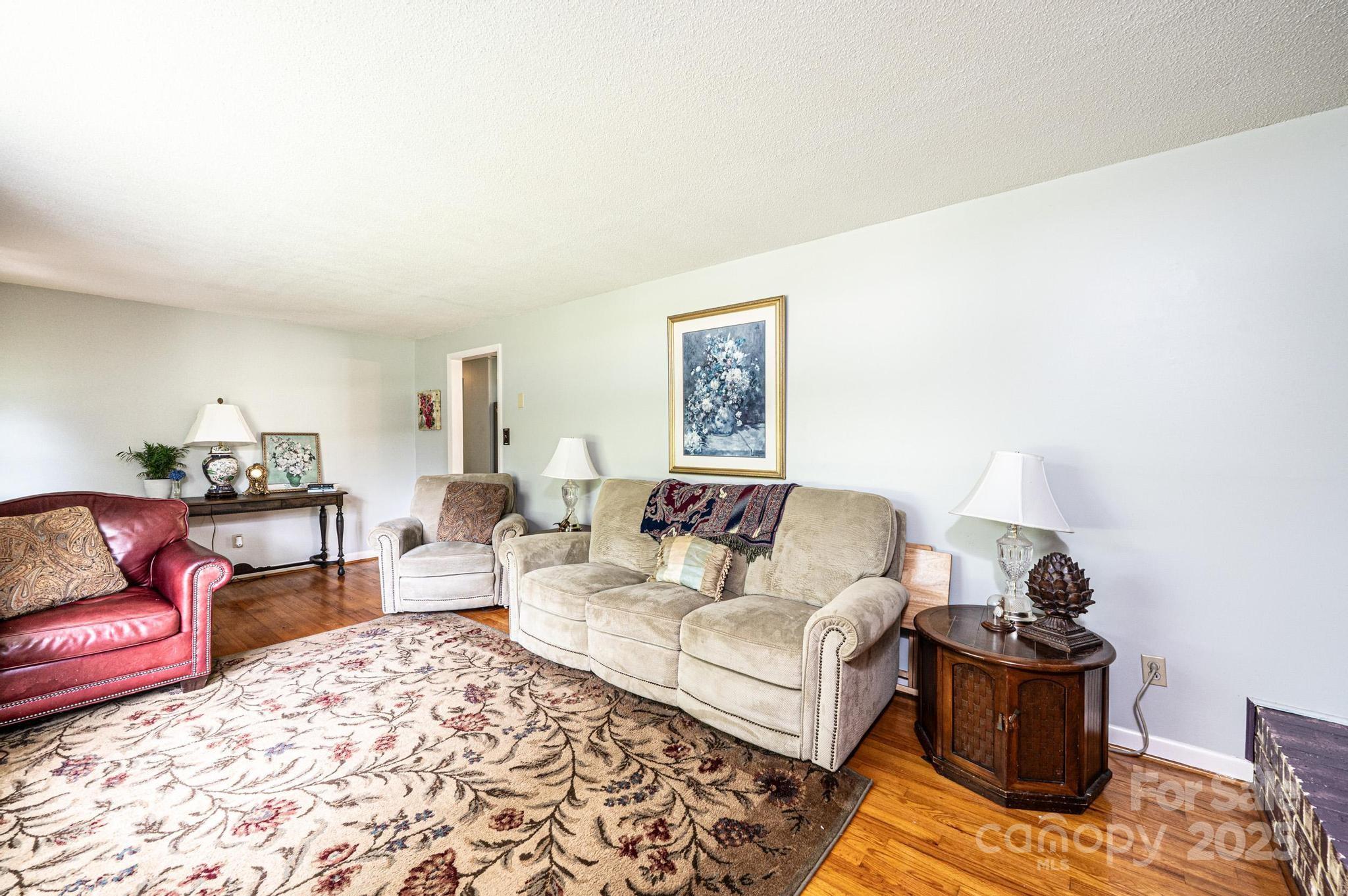 1008 2nd Street SE