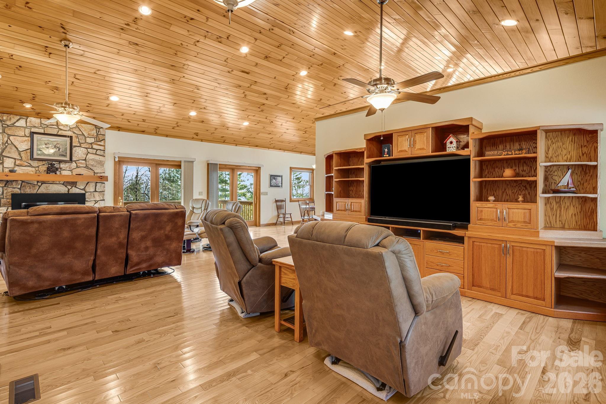 20 Stony Crest Drive