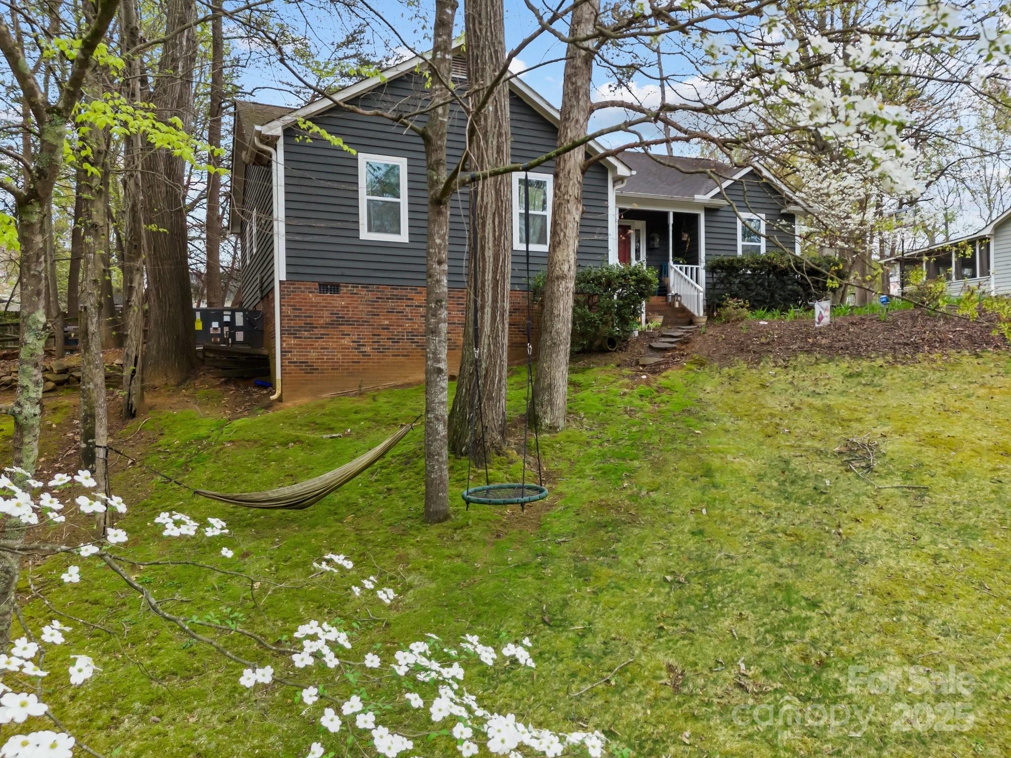 813 Deer Path Place