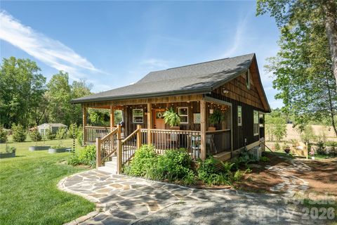 18 N Bear View Drive Hendersonville NC 28792