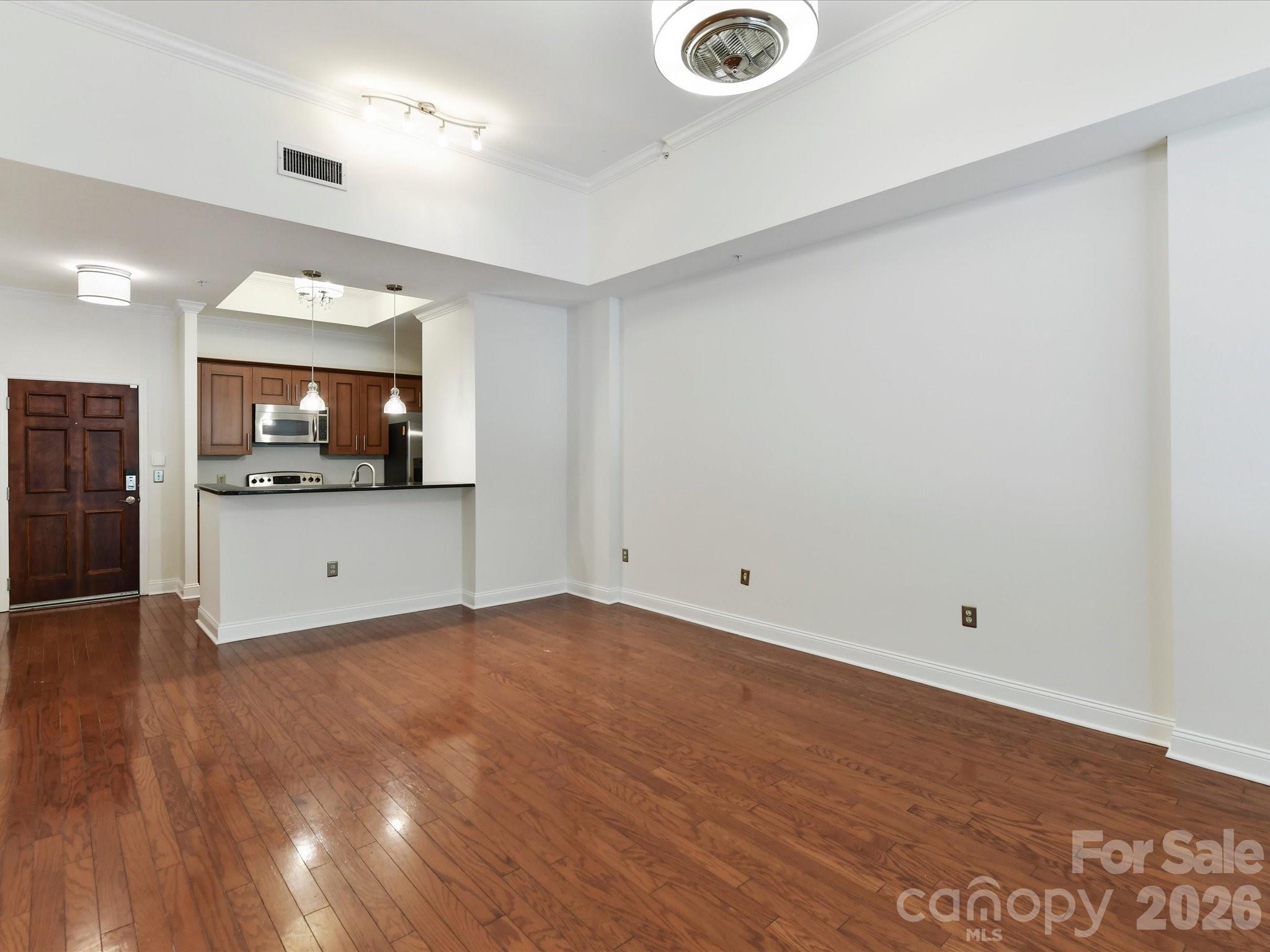 300 W 5th Street 2
