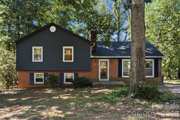 609 OLD FARM RD, STATESVILLE, NC 28625 - Image fdd34a9ca59559112d84d18fe2ffc862/284265058