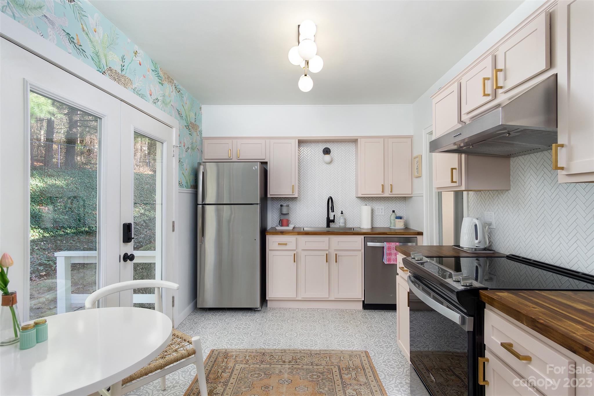 Royal Pines - Residential