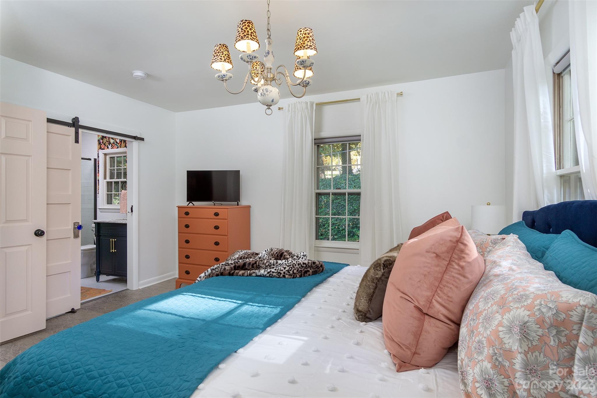 Royal Pines - Residential