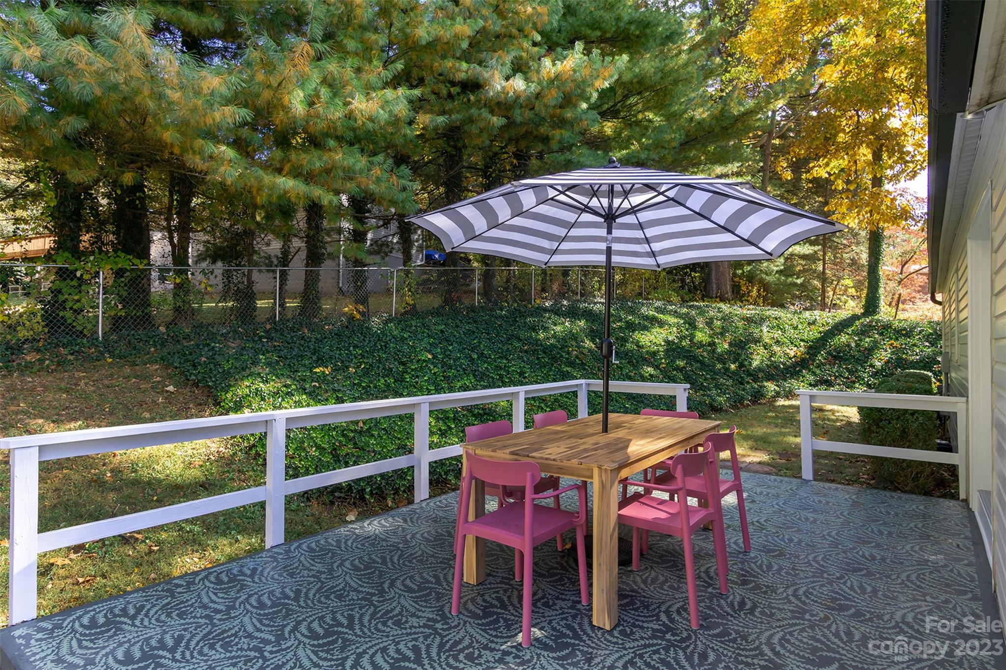 Royal Pines - Residential