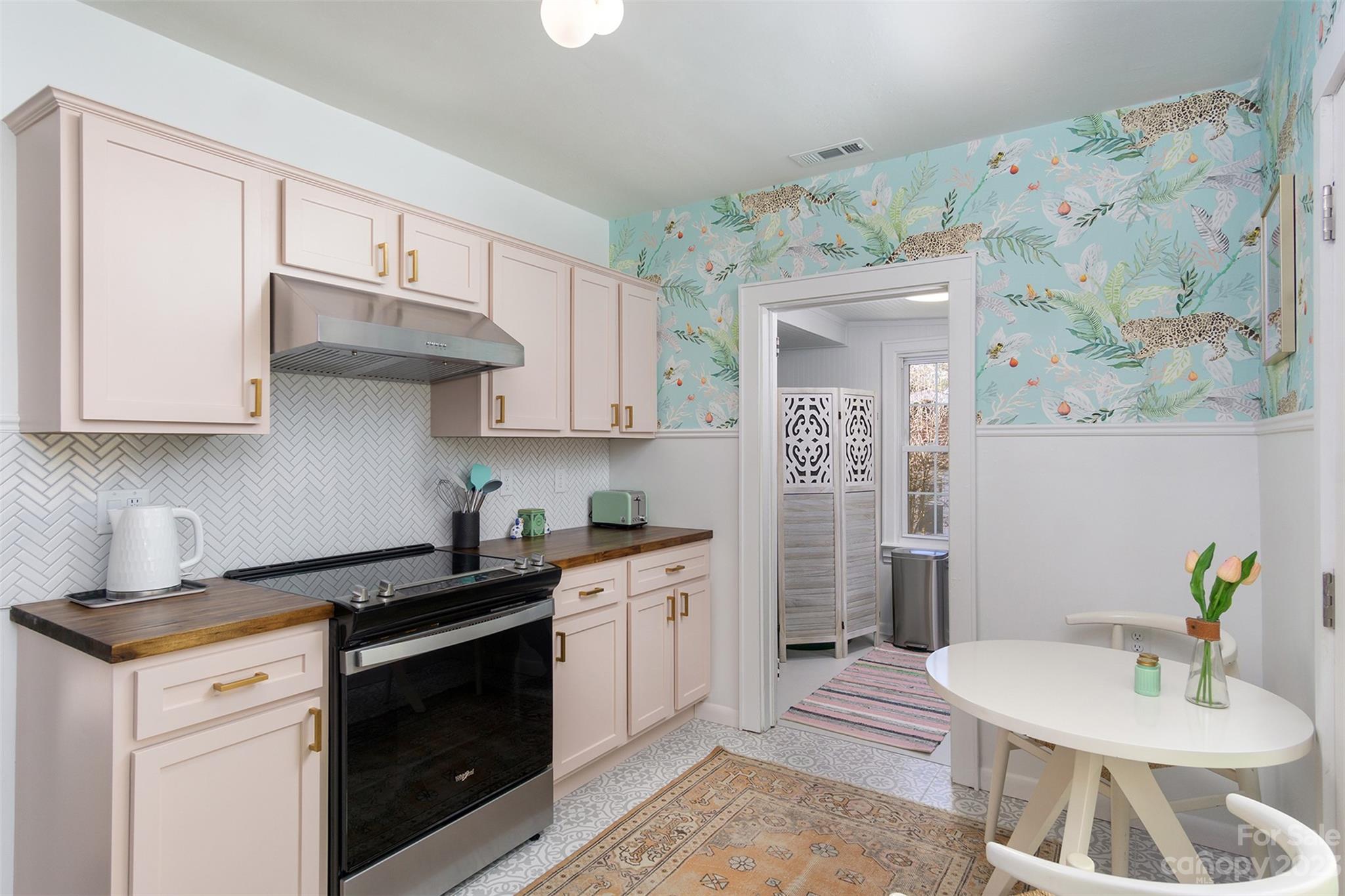 Royal Pines - Residential