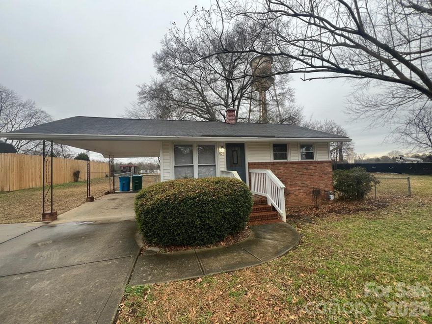 Cozy home in the heart of Pineville. Move in Ready! Fenced yard, Newer Replacement Windows, Newer HVAC, Minutes to parks, Main Street, shopping and dining.